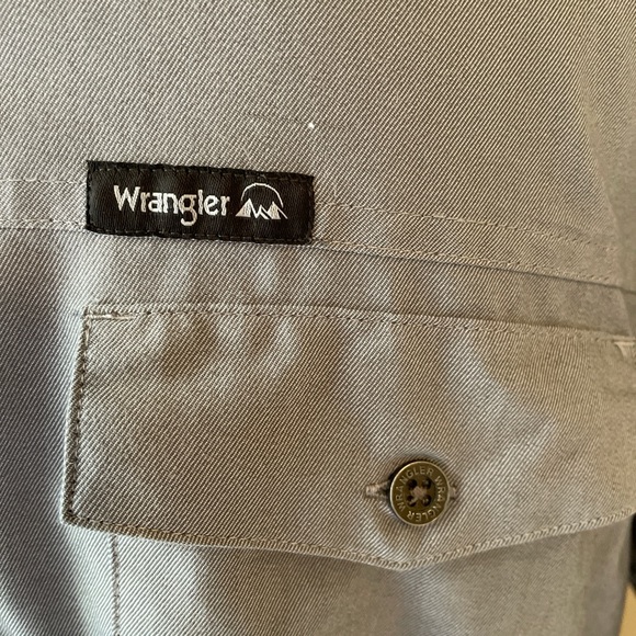 Wrangler Casual Button Down Shirt - Picture 3 of 6